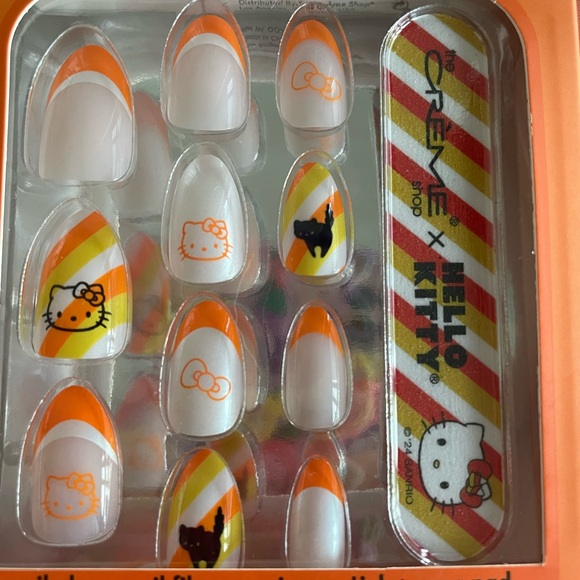 NIB, Hello Kitty x the Creme Shop Set of Halloween Press On Nails Stiletto NWT - Picture 2 of 7